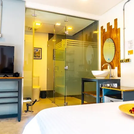 Av Suites Puerto Galera Exterior photo