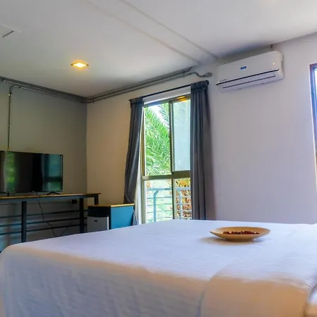 Av Suites Puerto Galera Exterior photo