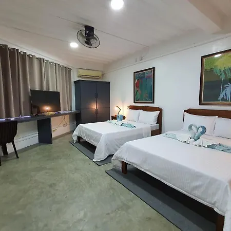 Av Suites Puerto Galera Exterior photo