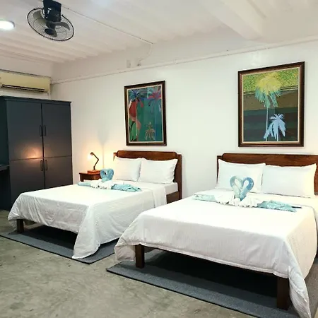 Av Suites Puerto Galera Exterior photo