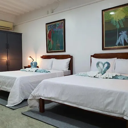 Av Suites Puerto Galera Exterior photo