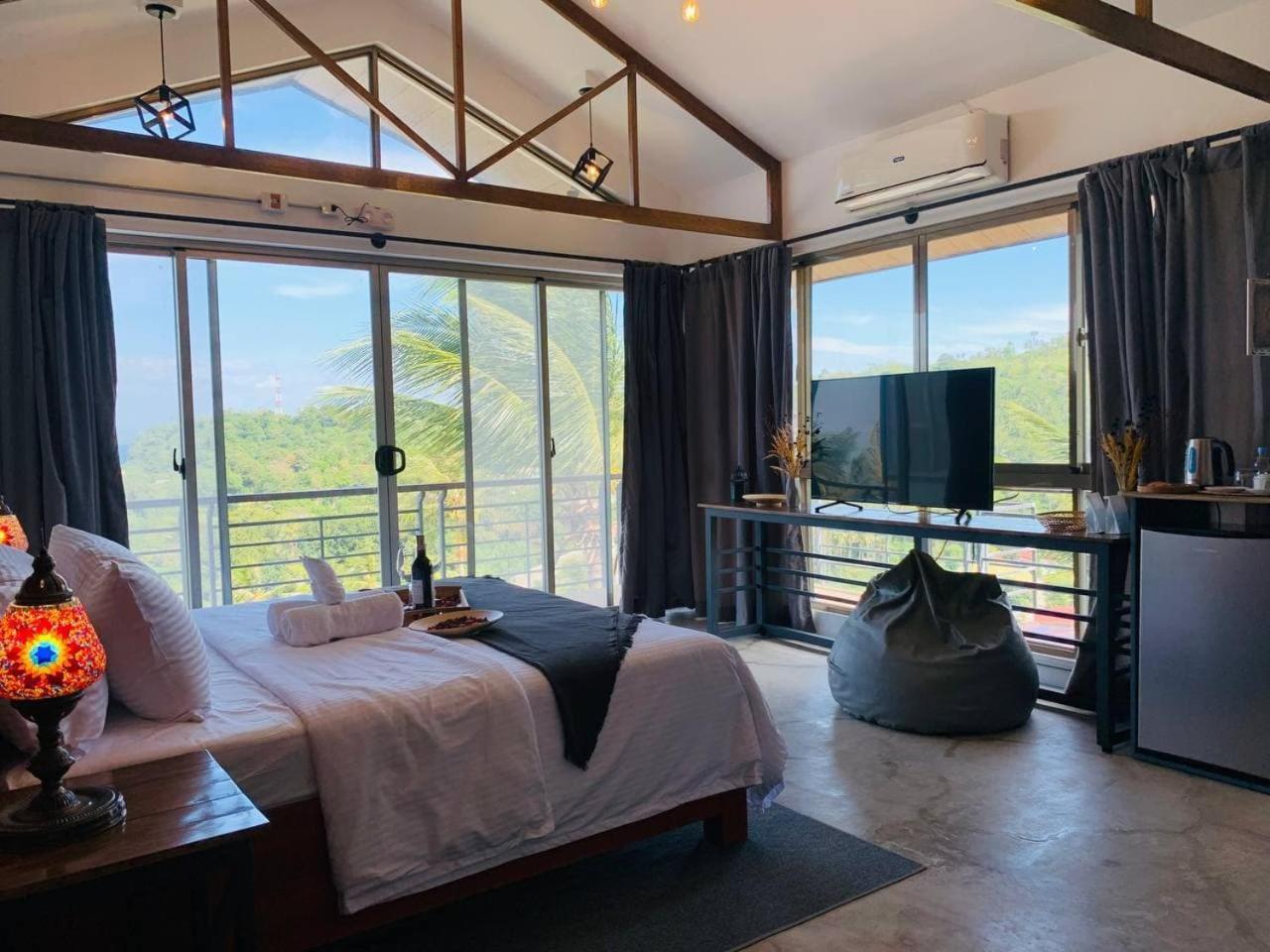 Hotel Av 5*