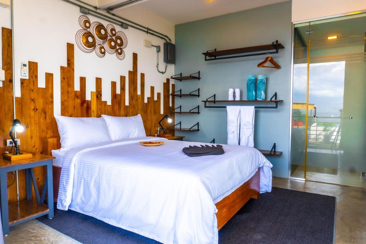 Av Hotel 5*