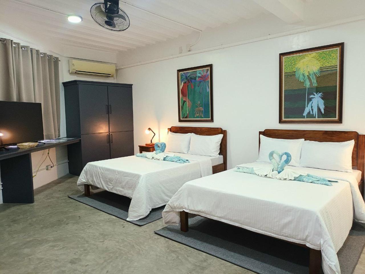 Av Hotel