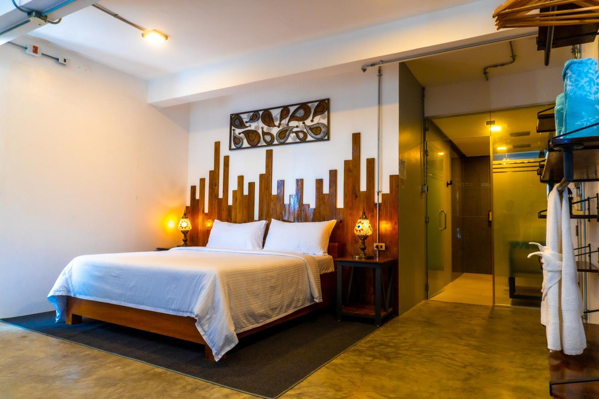 Av Hotel