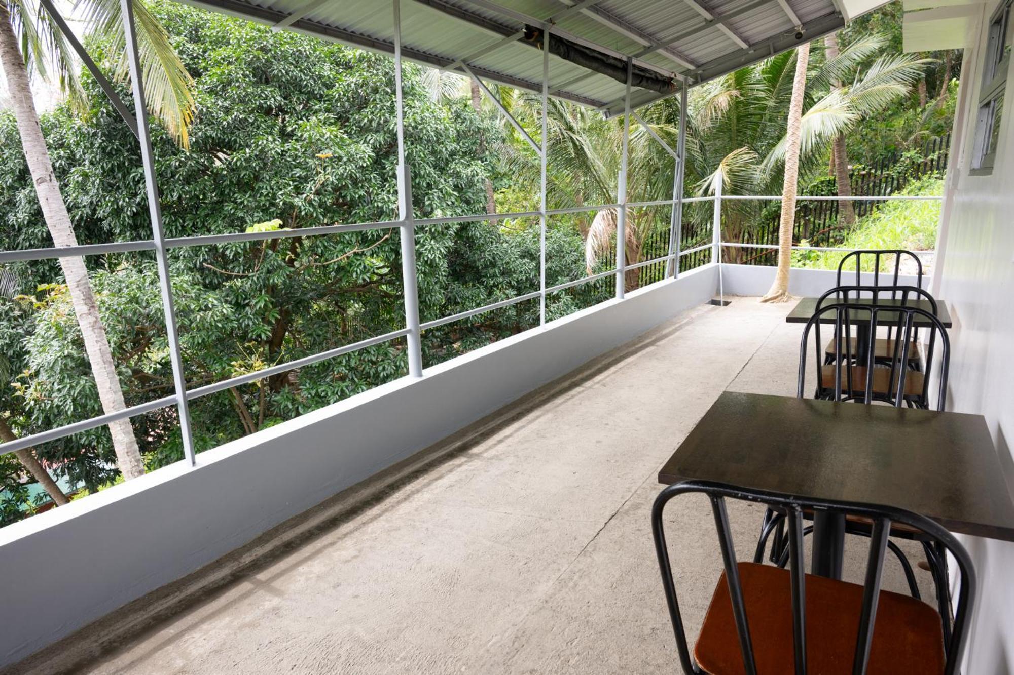 Av Hotel Puerto Galera